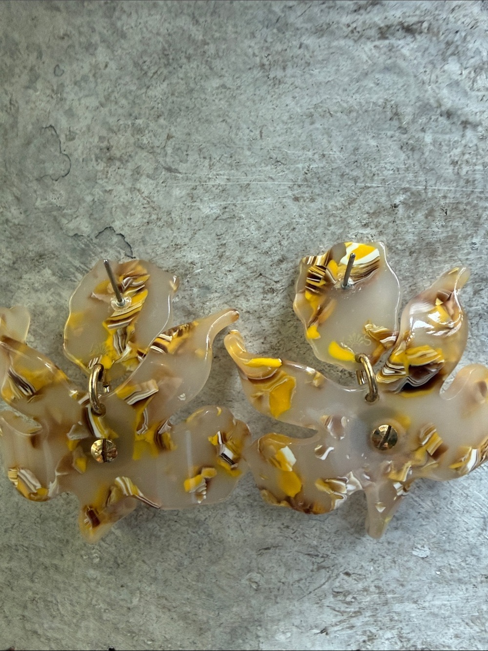 Lele Sadoughi Beige and Yellow Floral Resin Earrings with Crystal Centers - Picture 5 of 7